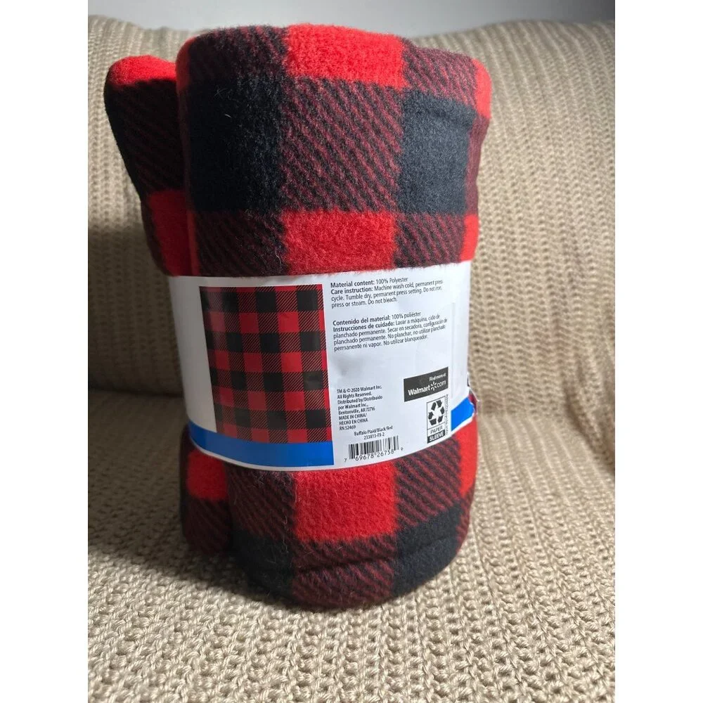 Mainstays 1.5 Yards Anti-Pill Fleece Precut Fabric Red & Black Buffalo Plaid - Picture 3 of 4